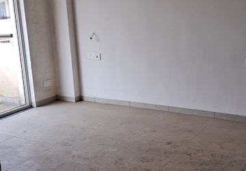 Room in 3.5 BHK Apartment at Sushma Valencia, International Airport Road – for Sale