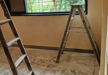 Staircase in 2 BHK Apartment at Rose Garden CHS Santacruz, Santacruz East – for Rent