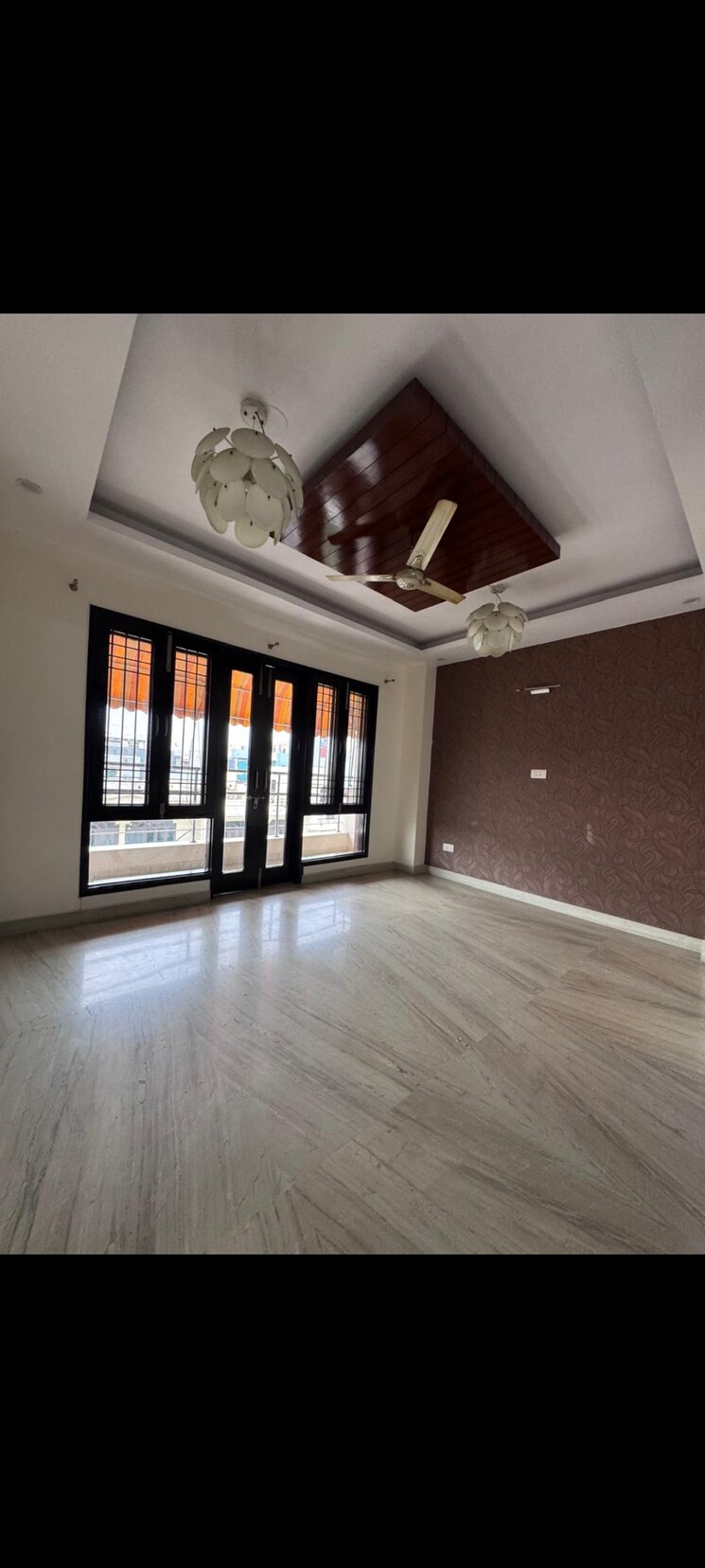 Room, mianwali nagar 3 Bedroom 200 Sq.Yd. Builder Floor In Mianwali Nagar Delhi 9343787