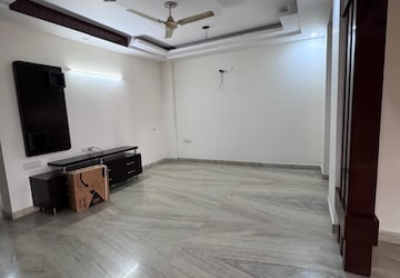 Room in 3 BHK Builder Floor at Mianwali Nagar – for Sale