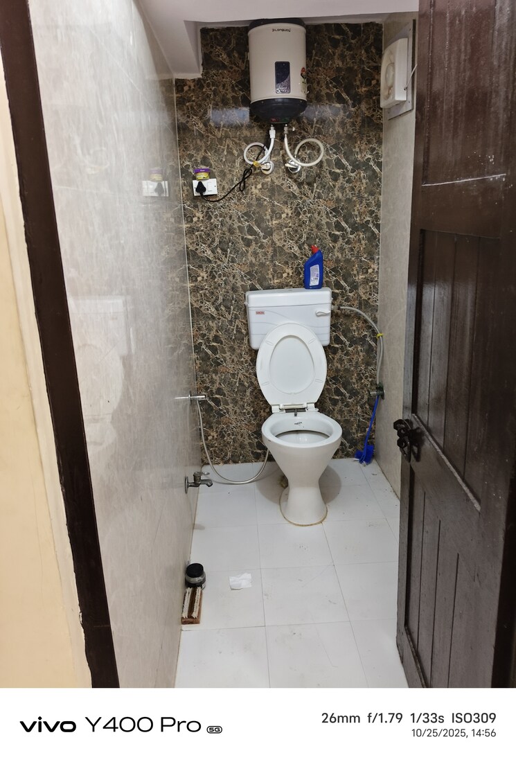 Bathroom, dwarka Studio 250 Sq.Ft. Apartment In Dwarka Delhi 9343976