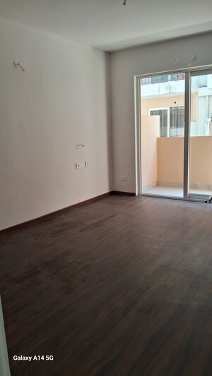 Room in 3.5 BHK Apartment at Sushma Valencia, International Airport Road – for Sale