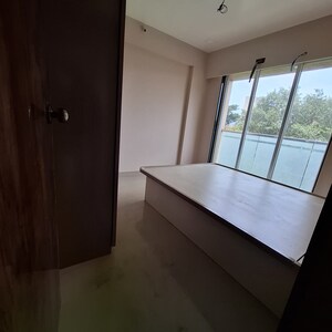 Room in 1.5 BHK Apartment at Riddhi Heights, Thane West – for Sale