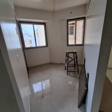Room in 1.5 BHK Apartment at Riddhi Heights, Thane West – for Sale