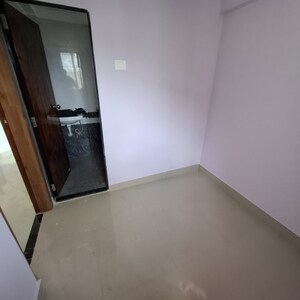 Room in 1.5 BHK Apartment at Riddhi Heights, Thane West – for Sale