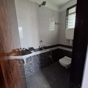 Bathroom in 1.5 BHK Apartment at Riddhi Heights, Thane West – for Sale