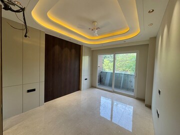 Bedroom in 4 BHK Builder Floor at Vipul World Floors, Sector 48 – for Sale