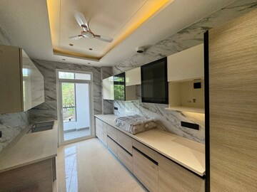 Kitchen in 4 BHK Builder Floor at Vipul World Floors, Sector 48 – for Sale