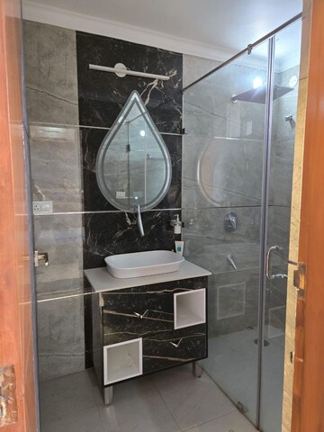 Bathroom in 3 BHK Apartment at Parsvnath Green Ville, Sector 48 – for Rent