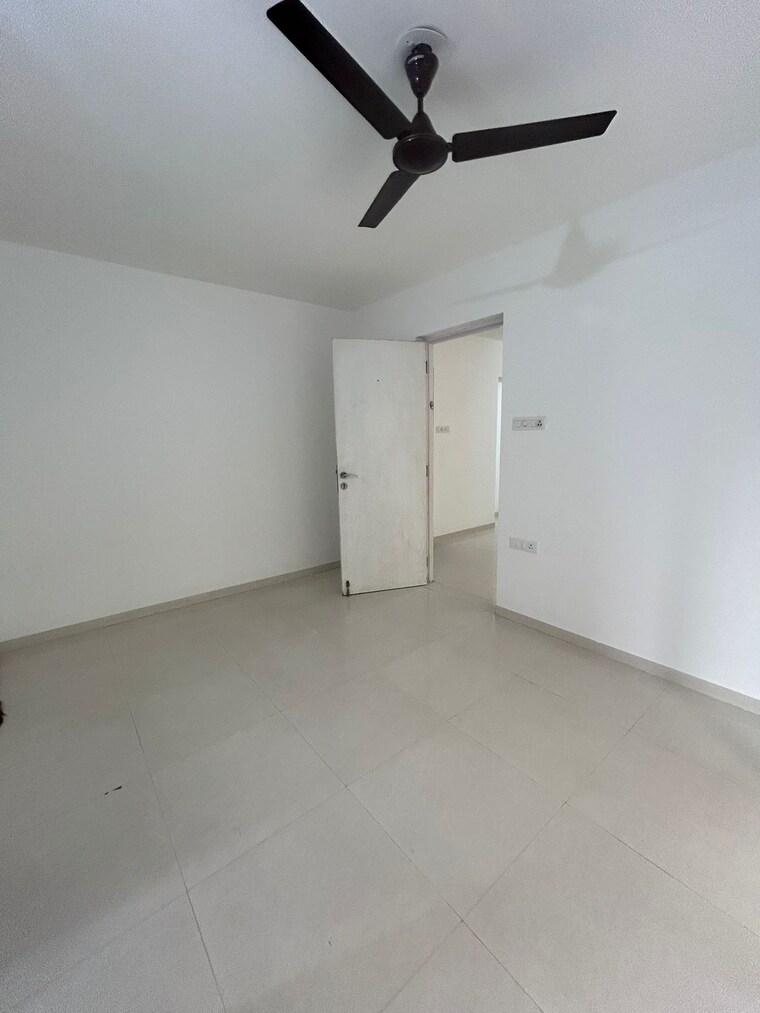 Room, unnathi-woods-phase-1-and-2 1 Bedroom 300 Sq.Ft. Apartment In Ghodbunder Road Thane 9343931