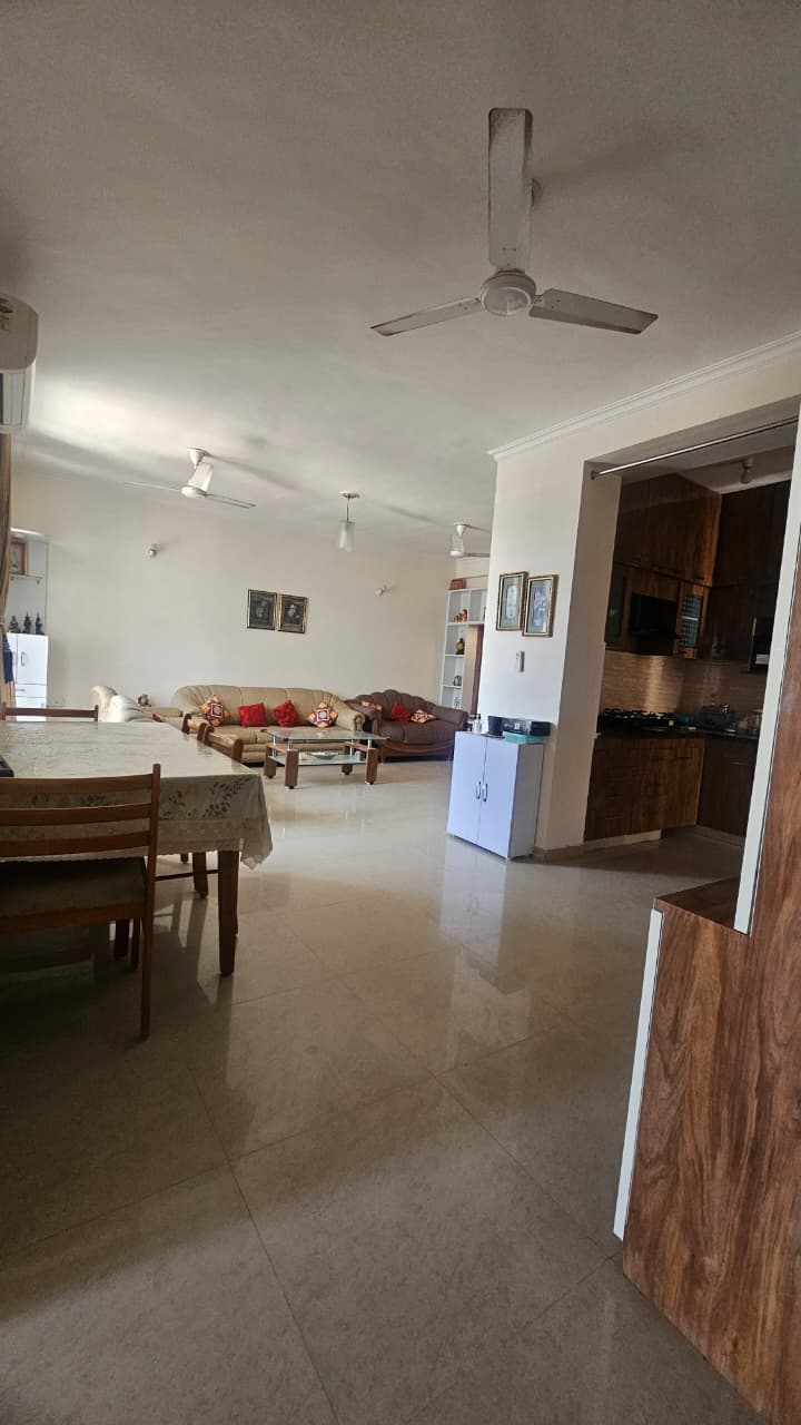 2.5 BHK + Extra Room Independent House For Rent in Kathauta Chauraha 