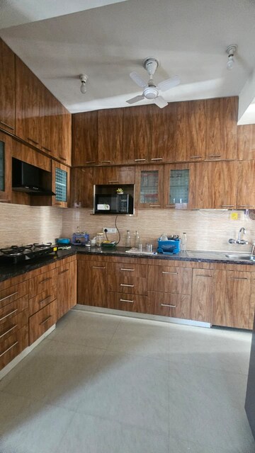 Kitchen in 2.5 BHK Independent House at Gomti Nagar – for Rent