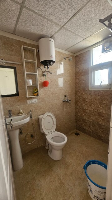 Bathroom in 2.5 BHK Independent House at Gomti Nagar – for Rent
