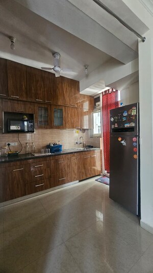 Kitchen in 2.5 BHK Independent House at Gomti Nagar – for Rent