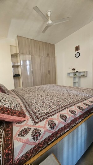 Bedroom in 2.5 BHK Independent House at Gomti Nagar – for Rent
