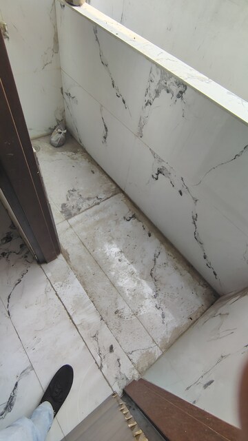Balcony in 2 BHK Builder Floor at Dwarka Mor – for Rent