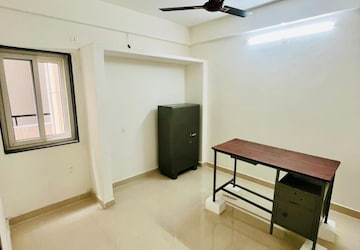 Room in 3 BHK Apartment at Integral Sunrise City, Kommadi – for Rent