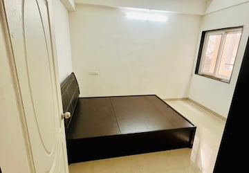 Room in 3 BHK Apartment at Integral Sunrise City, Kommadi – for Rent