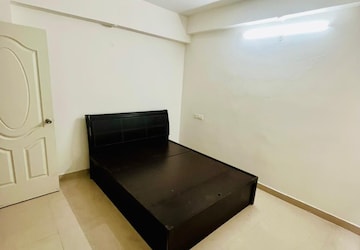 Room in 3 BHK Apartment at Integral Sunrise City, Kommadi – for Rent