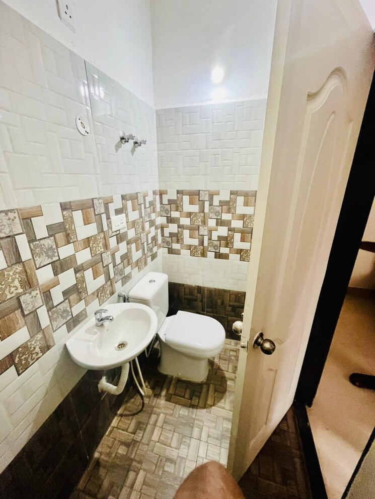 Bathroom, integral-sunrise-city 3 Bedroom 1500 Sq.Ft. Apartment In Kommadi Vizag 9343986