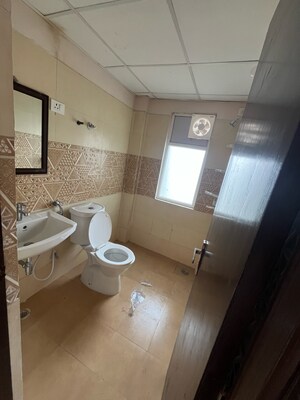 Bathroom in 3 BHK Apartment at Amrapali Golf Homes, Haibatpur – for Rent