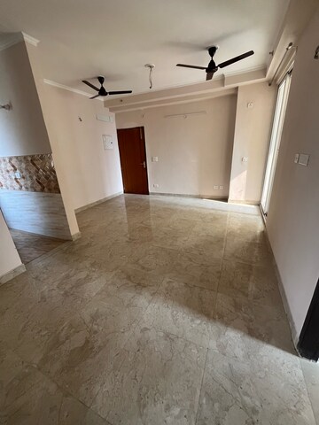 Room in 3 BHK Apartment at Amrapali Golf Homes, Haibatpur – for Rent