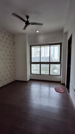 Room in 2 BHK Apartment at CCI Rivali Park, Borivali East – for Rent