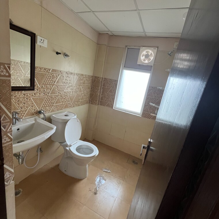 Bathroom, amrapali-golf-homes 3 Bedroom 1115 Sq.Ft. Apartment In Haibatpur Greater Noida 9344125