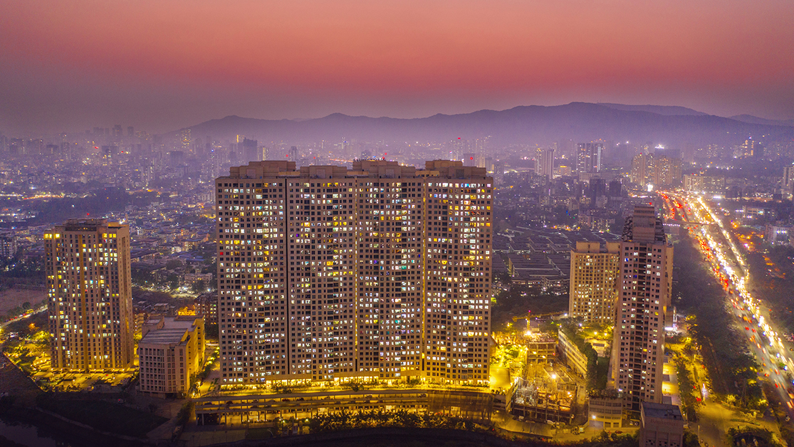 2 BHK + Servant Room 641 Sq.Ft. Apartment in Rustomjee Azziano Wing D