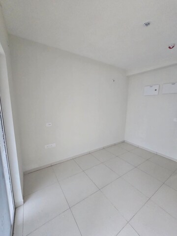 Room in 1 BHK Apartment at Godrej Park Ridge, Manjari – for Sale