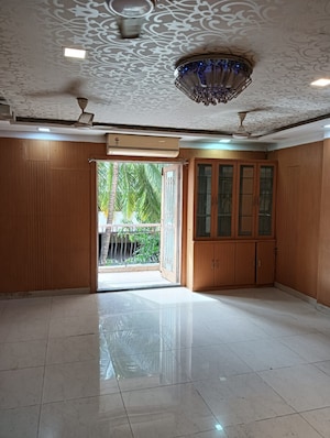 Bedroom in 4 BHK Apartment at Windsor Garden Enclave, Vasant Vihar – for Rent