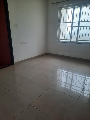 Room in 3 BHK Apartment at Kolte Patil Life Republic, Hinjewadi – for Rent