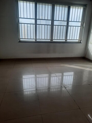 Room in 3 BHK Apartment at Kolte Patil Life Republic, Hinjewadi – for Rent