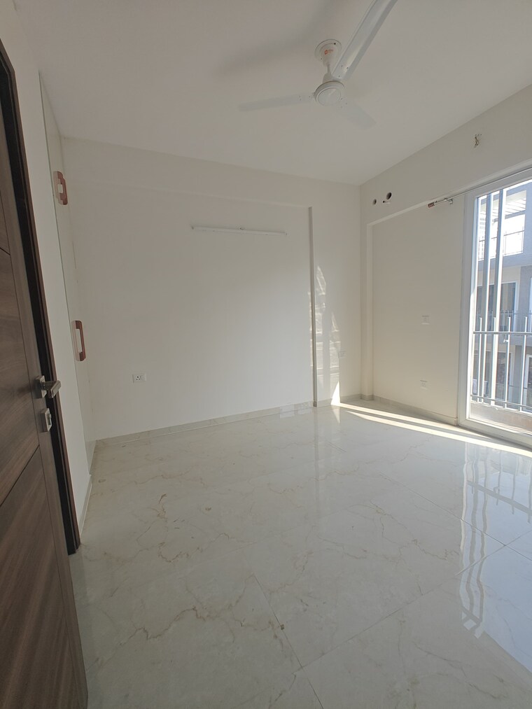 Room, whiteland-blissville 3.5 Bedroom 1672 Sq.Ft. Builder Floor In Sector 76 Gurgaon 9344348