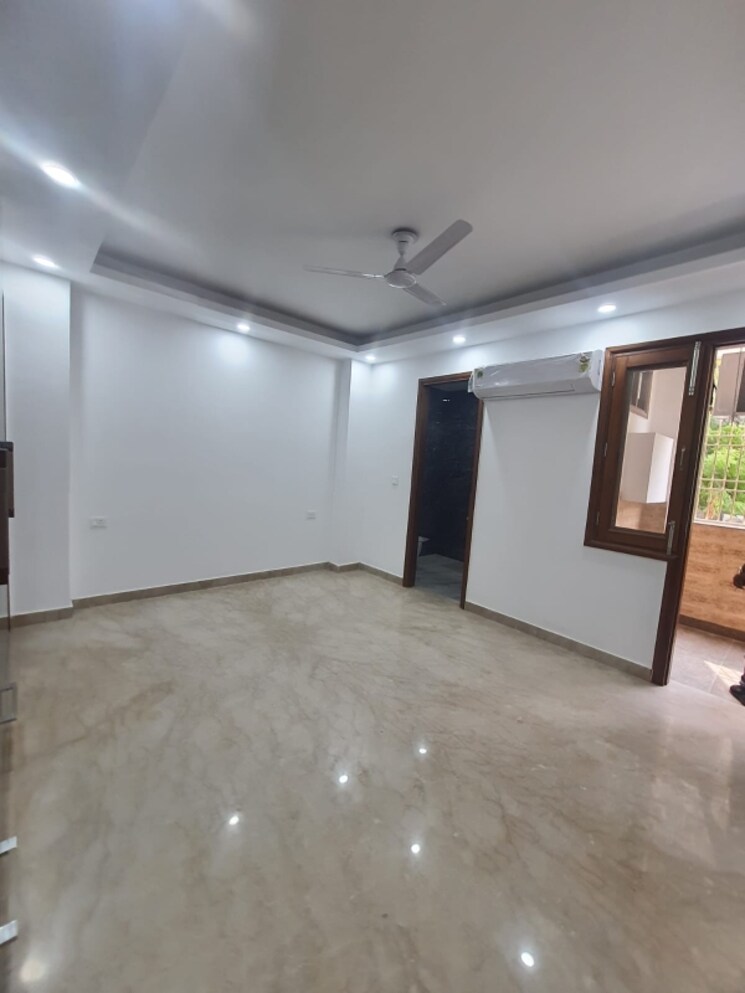 Room, kalkaji 3 Bedroom 1800 Sq.Ft. Builder Floor In Kalkaji Delhi 9344297