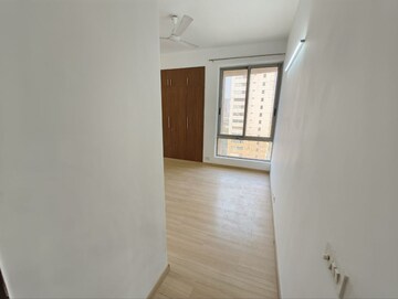 Room in 3 BHK Apartment at Dhoot Time Residency, Sector 63 – for Rent