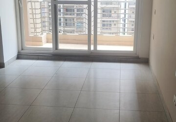 Room in 3 BHK Apartment at ABA Cleo County, Sector 121 – for Rent