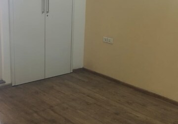 Room in 3 BHK Apartment at ABA Cleo County, Sector 121 – for Rent