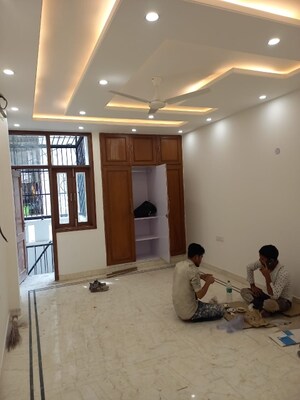 Master Bedroom in 3 BHK Builder Floor at Chittaranjan Park – for Rent