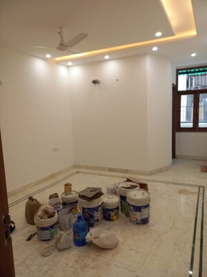 Master Bedroom in 3 BHK Builder Floor at Chittaranjan Park – for Rent