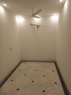 Study Room in 3 BHK Builder Floor at Chittaranjan Park – for Rent