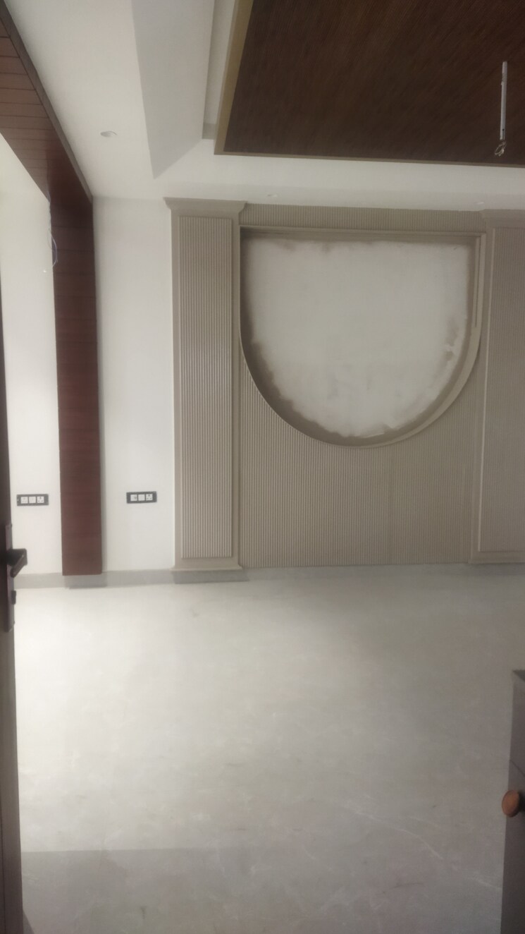 Bathroom, bptp-district-3 3 Bedroom 180 Sq.Yd. Builder Floor In Sector 85 Faridabad 9344432