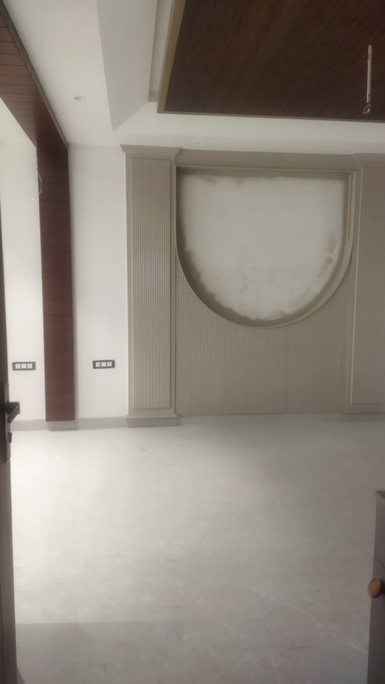 Bathroom, bptp-district-3 3 Bedroom 180 Sq.Yd. Builder Floor In Sector 85 Faridabad 9344432