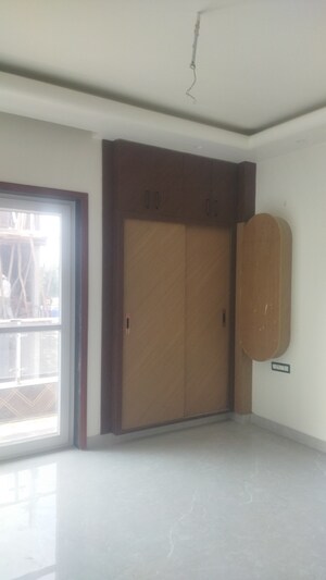 Room in 3 BHK Builder Floor at BPTP District 3, Sector 85 – for Sale