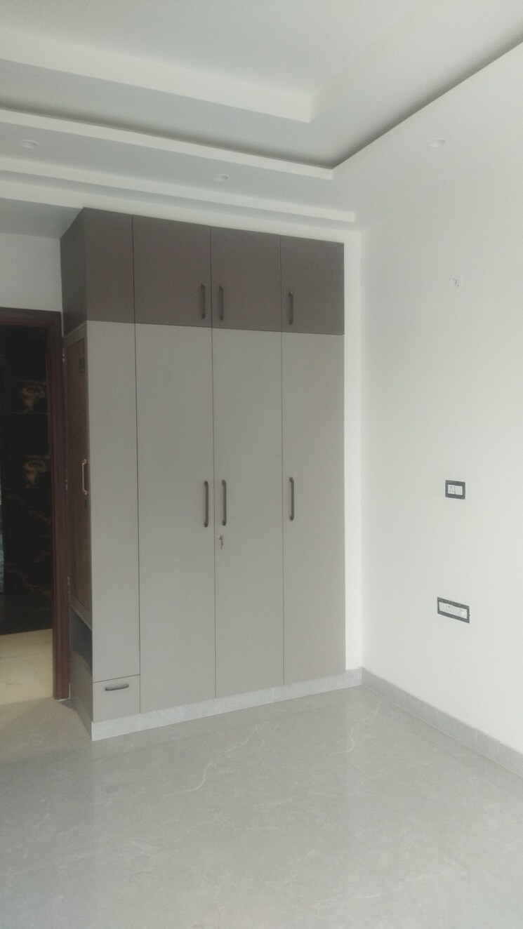 Room, bptp-district-3 3 Bedroom 180 Sq.Yd. Builder Floor In Sector 85 Faridabad 9344432