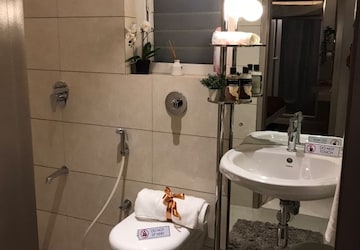 Bathroom in 2 BHK Apartment at IQRA Vista Valley, Kausa – for Sale