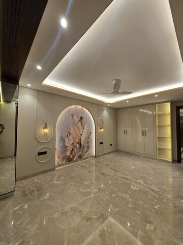 Parking in 4 BHK Builder Floor at Anant Raj Ashok Estate, Sector 63a – for Sale
