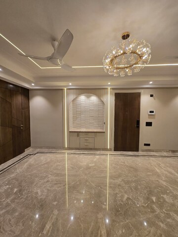 Building Lobby in 4 BHK Builder Floor at Anant Raj Ashok Estate, Sector 63a – for Sale