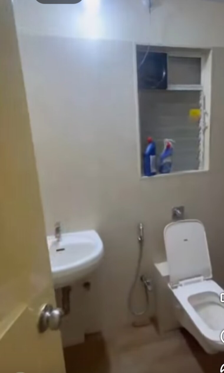 Bathroom, vijay-orovia 3 Bedroom 1065 Sq.Ft. Apartment In Ghodbunder Road Thane 9344467