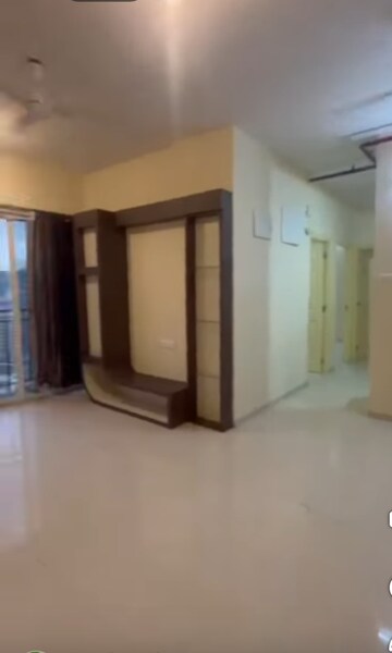 Room in 3 BHK Apartment at Vijay Orovia, Ghodbunder Road – for Rent